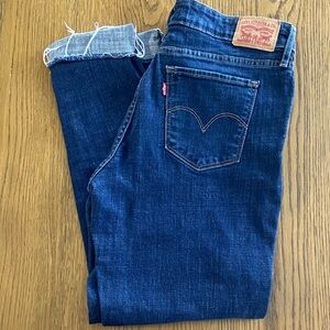 Women’s Levi jeans